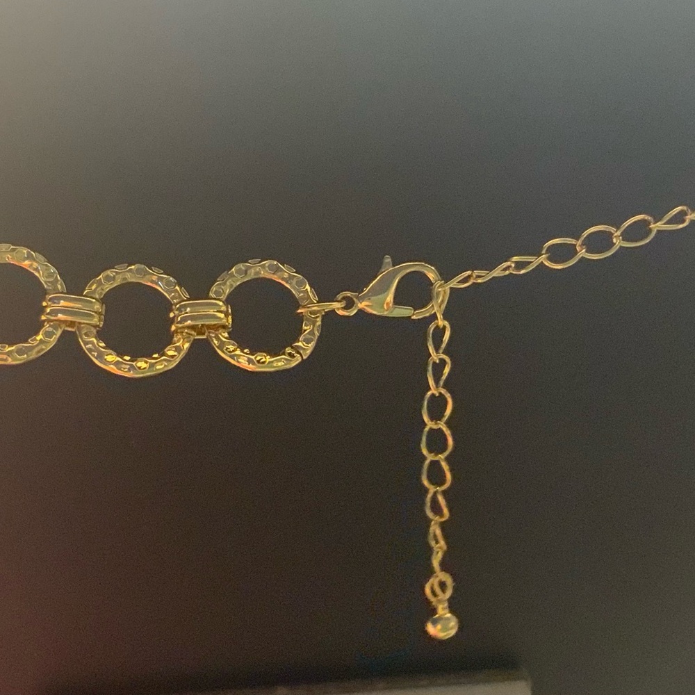 ♥️BRAND NEW 18k yellow gold over silver hammered circle necklace.Bloomingdale’s - Picture 5 of 7